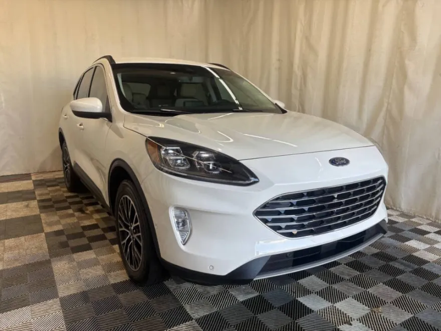 2021 Ford Escape Plug-In Hybrid Titanium photo 1