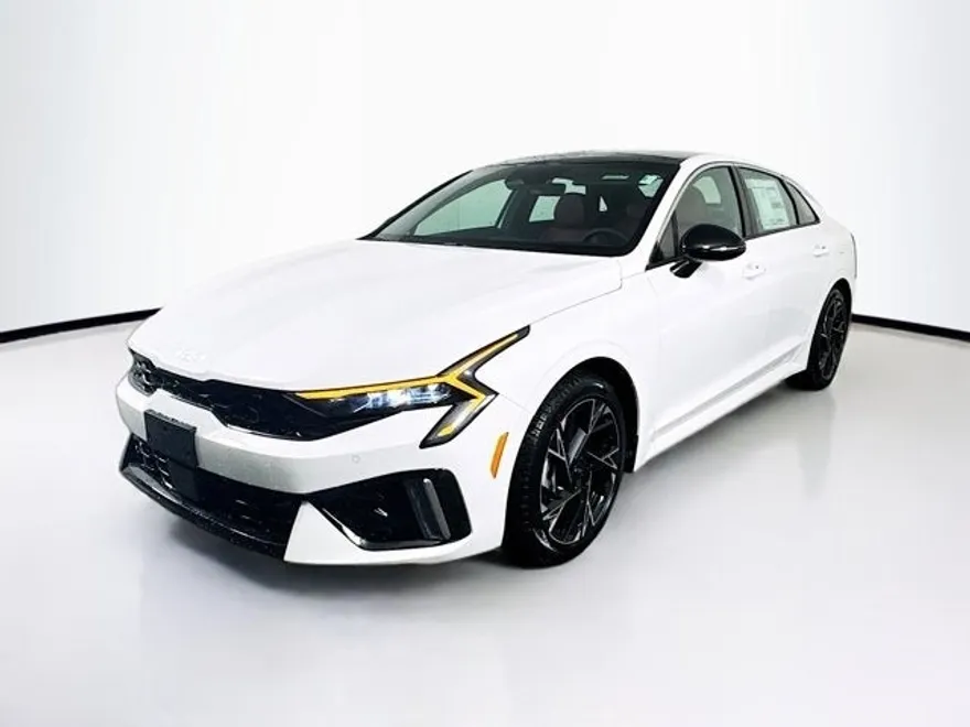 2025 Kia K5 GT-Line photo 1