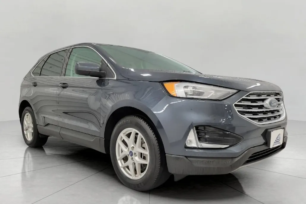 2022 Ford Edge SEL photo 1