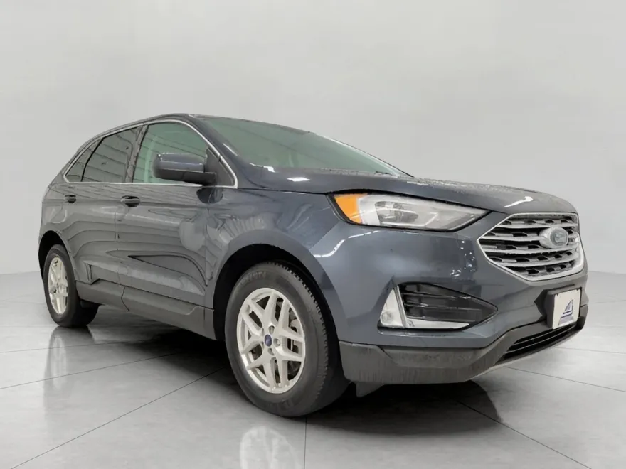 2022 Ford Edge SEL photo 1