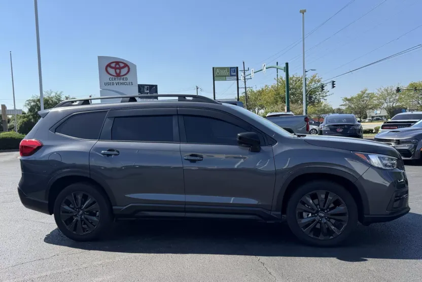 2022 Subaru Ascent Onyx Edition photo 1