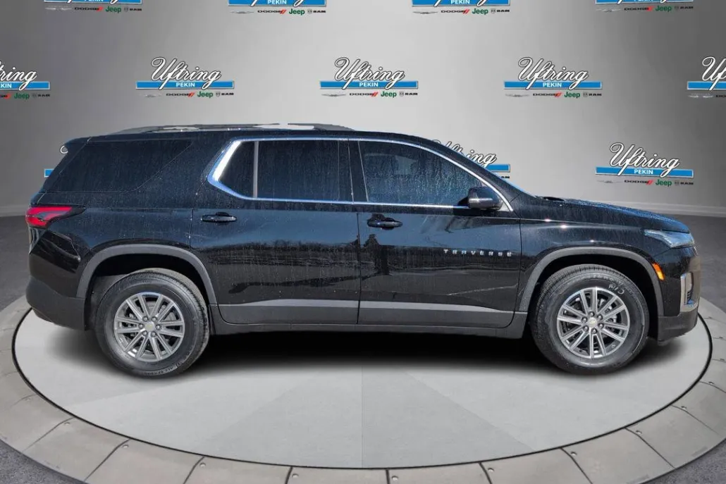 2023 Chevrolet Traverse Leather photo 1