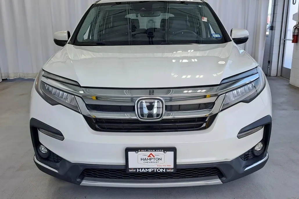 2021 Honda Pilot Touring photo 1