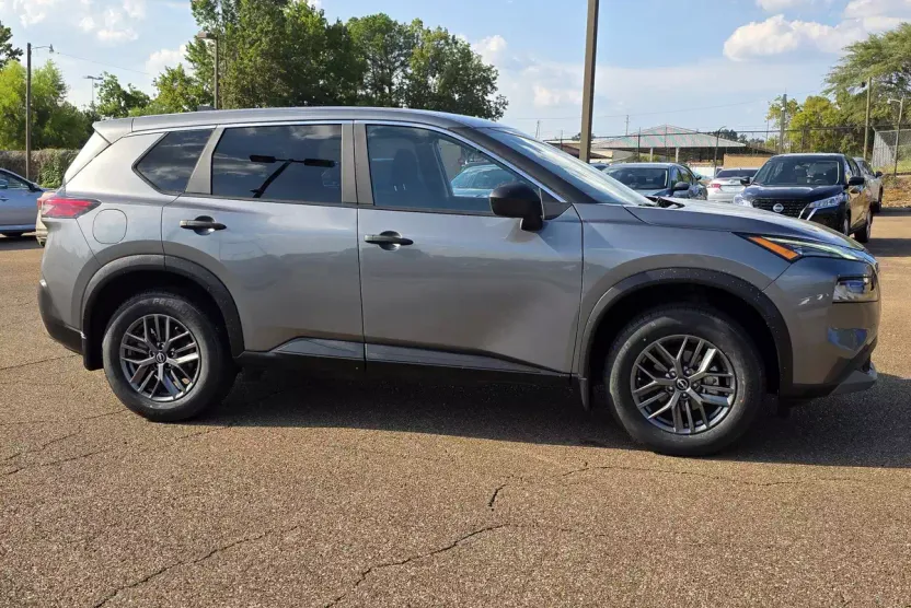 2023 Nissan Rogue S photo 1