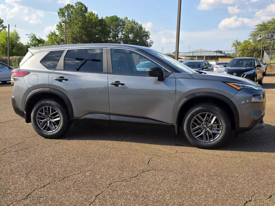 2023 Nissan Rogue S photo 1