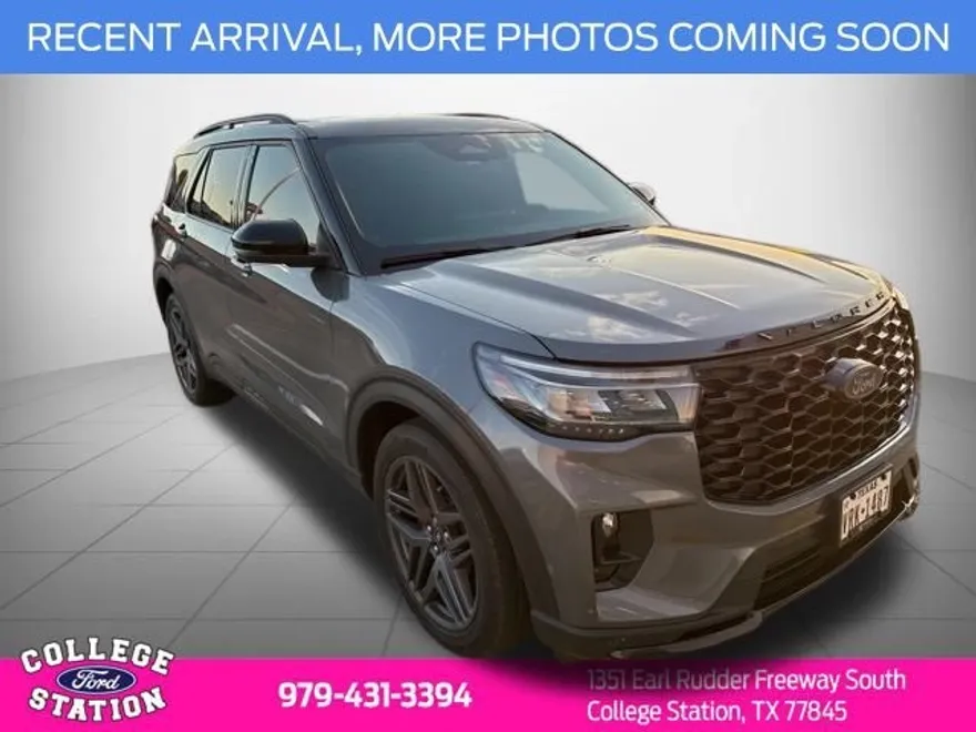2025 Ford Explorer ST photo 1