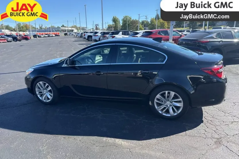 2016 Buick Regal photo 1