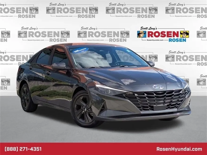 2022 Hyundai Elantra SEL Convenience photo 1