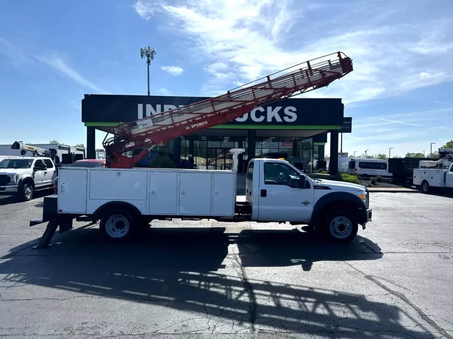 2011 Ford F-550 XL photo 1