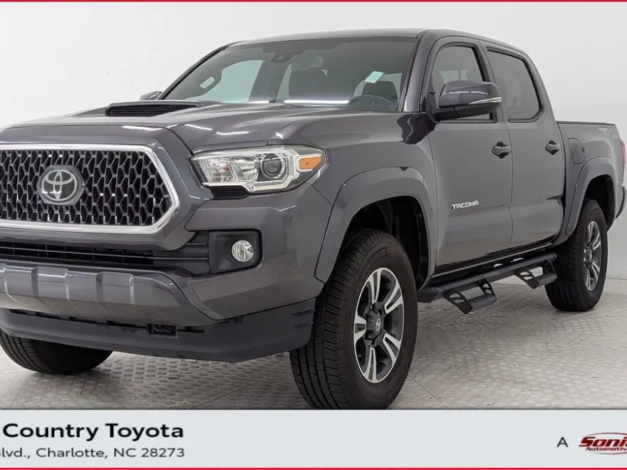 2018 Toyota Tacoma TRD Sport photo 1