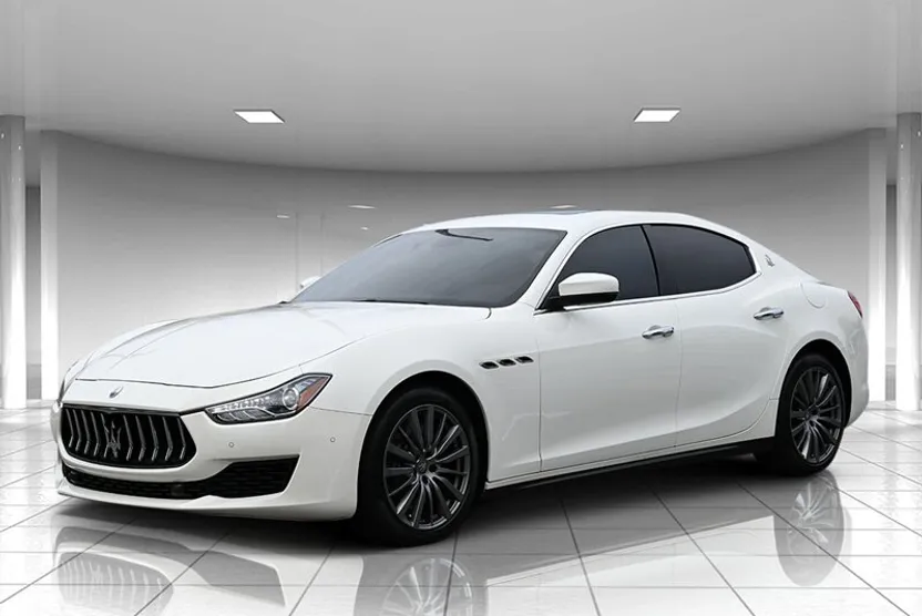 2019 Maserati Ghibli photo 1