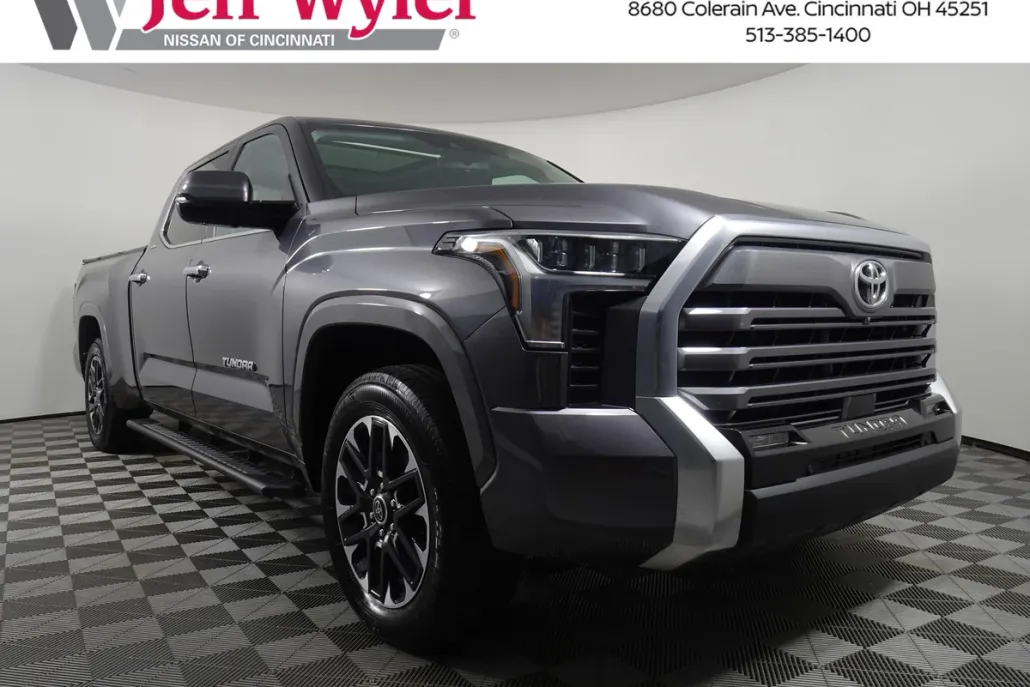2023 Toyota Tundra Limited CrewMax photo 1