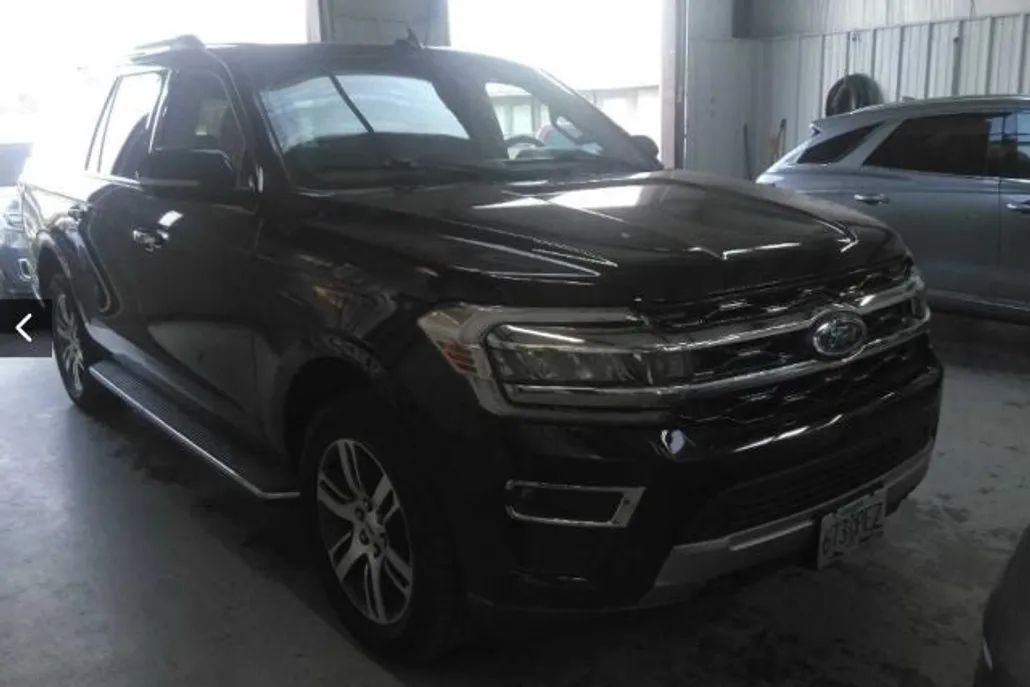 2023 Ford Expedition MAX Limited photo 1