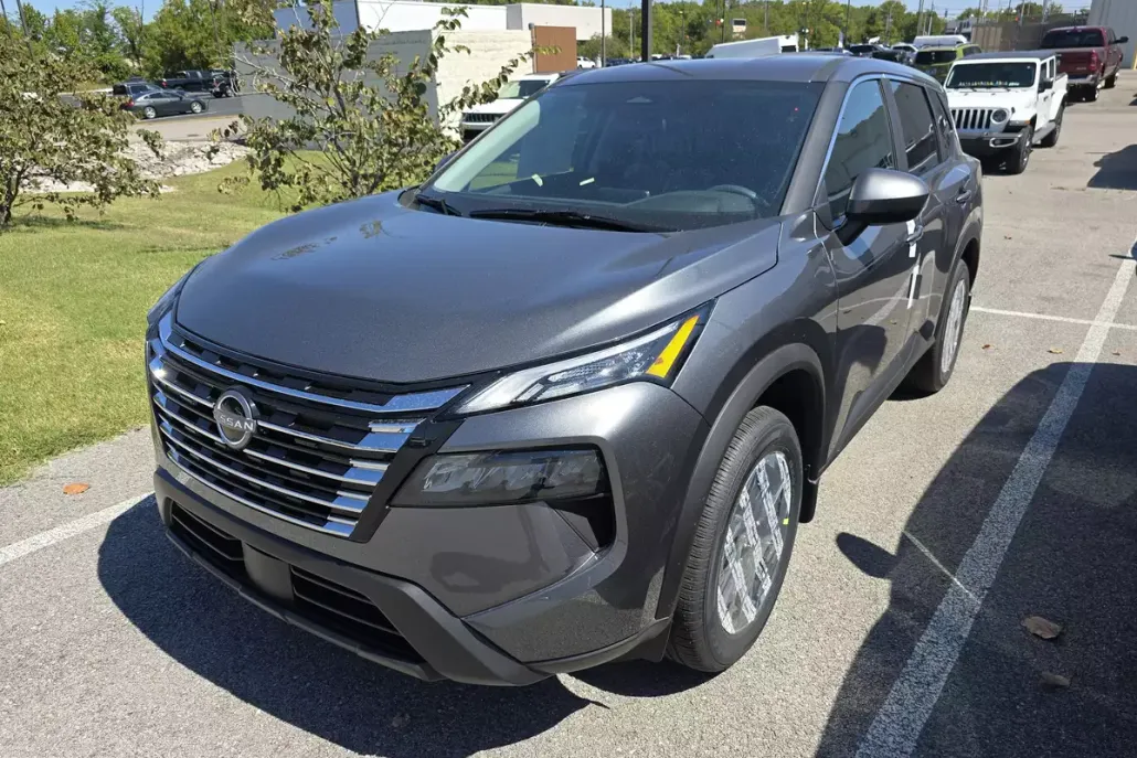 2026 Nissan Rogue SV photo 1