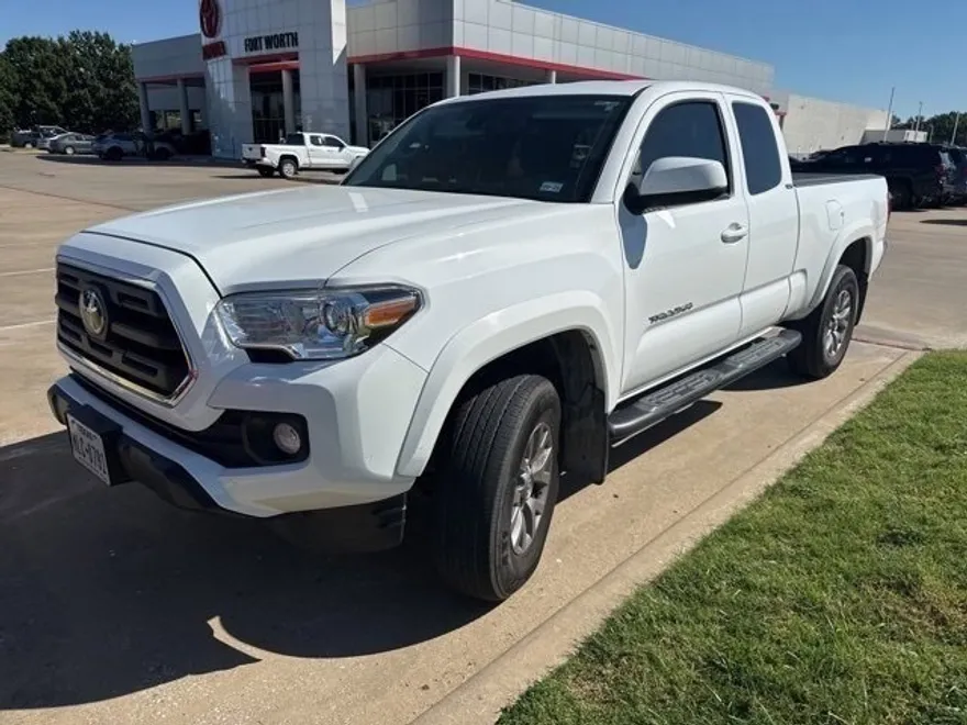 2019 Toyota Tacoma SR5 V6 photo 1