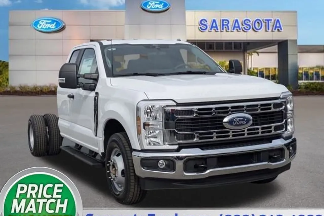 2025 Ford F-350 photo 1