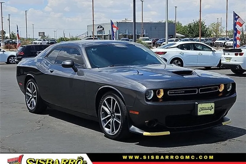 2023 Dodge Challenger R/T photo 1