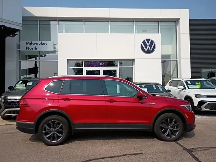 2022 Volkswagen Tiguan SE photo 1
