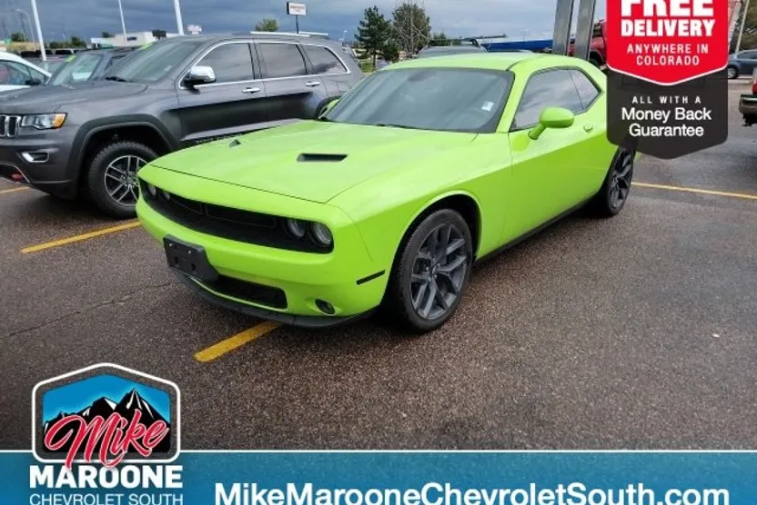 2019 Dodge Challenger SXT photo 1