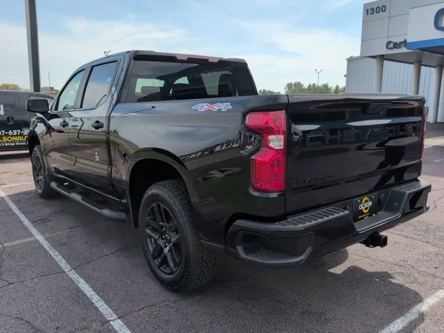 2025 Chevrolet Silverado 1500 Custom photo 1