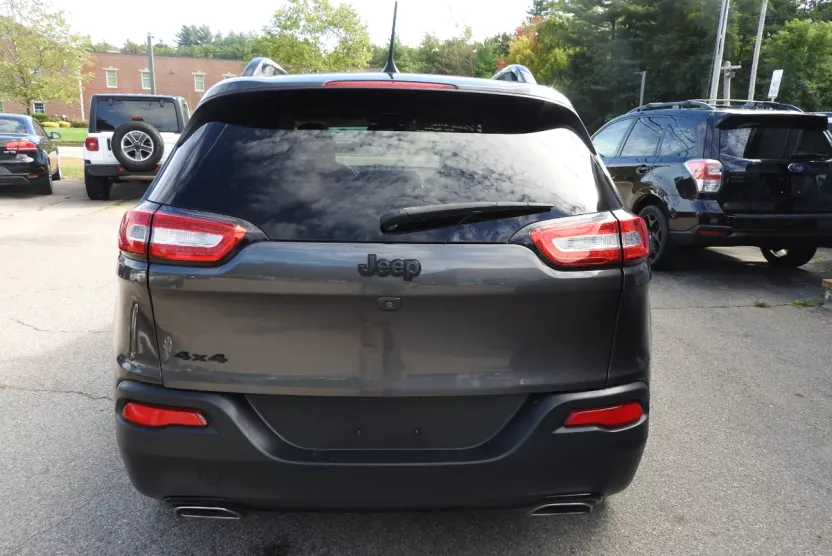 2016 Jeep Cherokee High Altitude photo 1