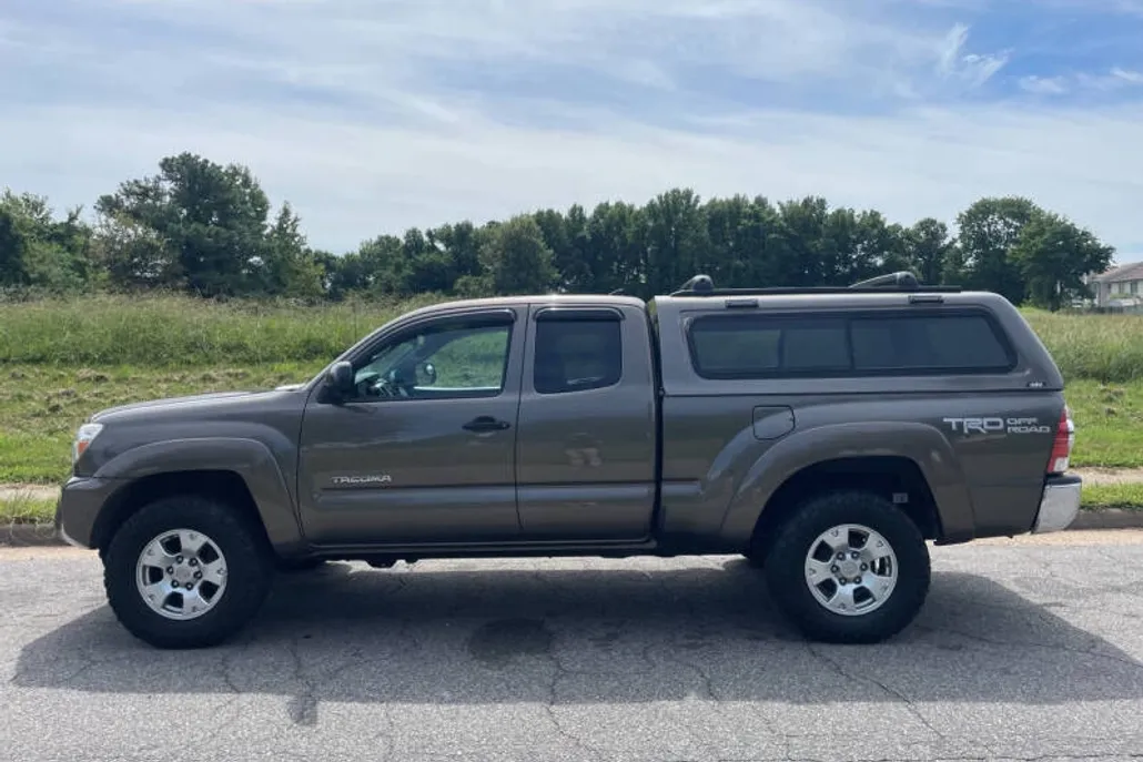 2014 Toyota Tacoma V6 4x4 Access Cab photo 1