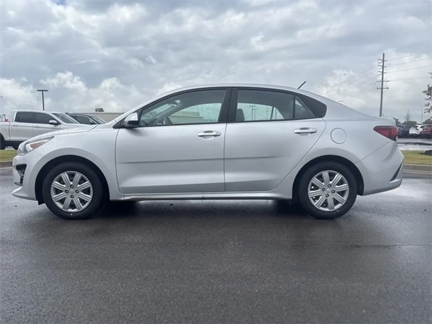 2023 Kia Rio S photo 1