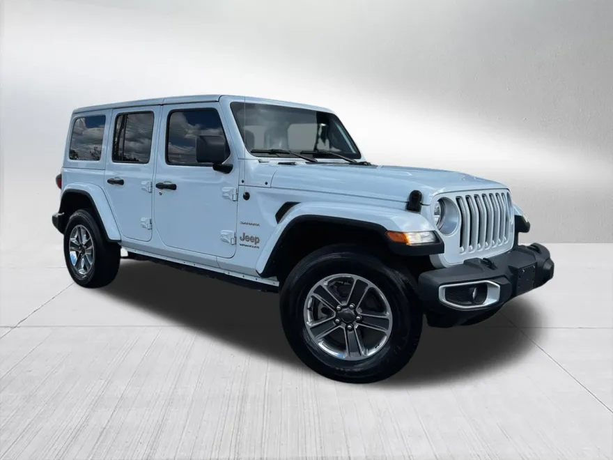 2023 Jeep Wrangler Unlimited Sahara photo 2
