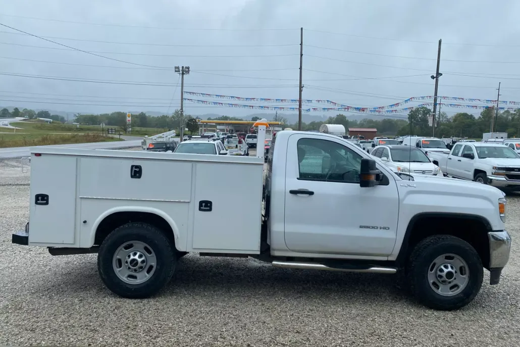 2017 Gmc Sierra Base photo 1