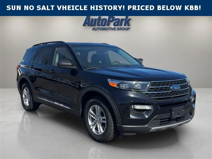 2023 Ford Explorer XLT photo 1