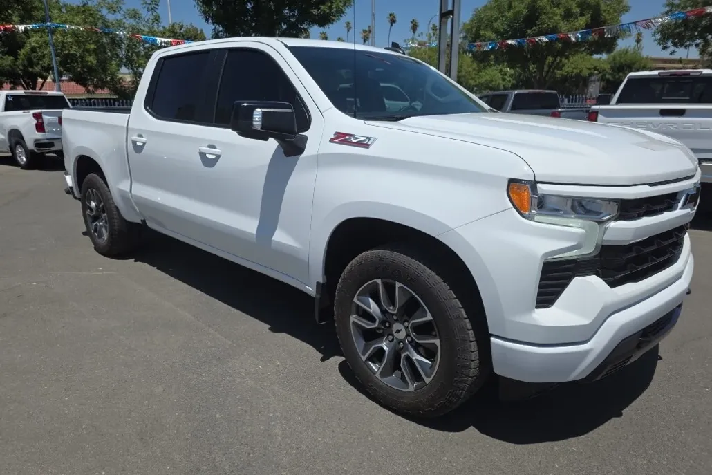 2023 Chevrolet Silverado 1500 RST photo 1
