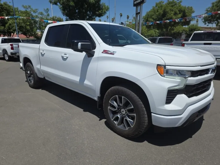 2023 Chevrolet Silverado 1500 RST photo 1