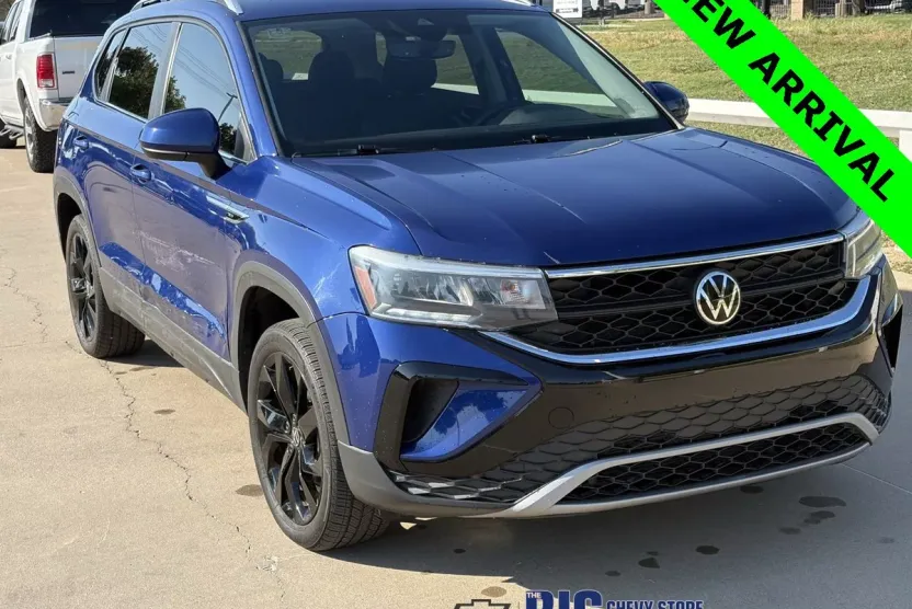 2022 Volkswagen Taos SE photo 1