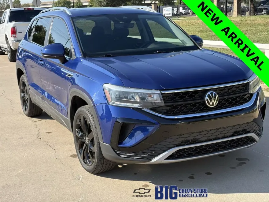2022 Volkswagen Taos SE photo 1