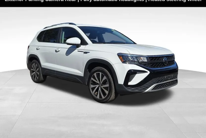 2023 Volkswagen Taos SE photo 1