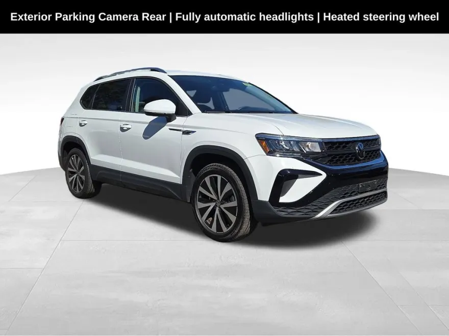 2023 Volkswagen Taos SE photo 1
