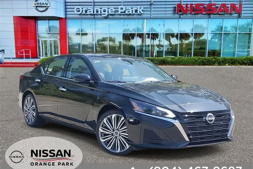 2025 Nissan Altima SL photo 1