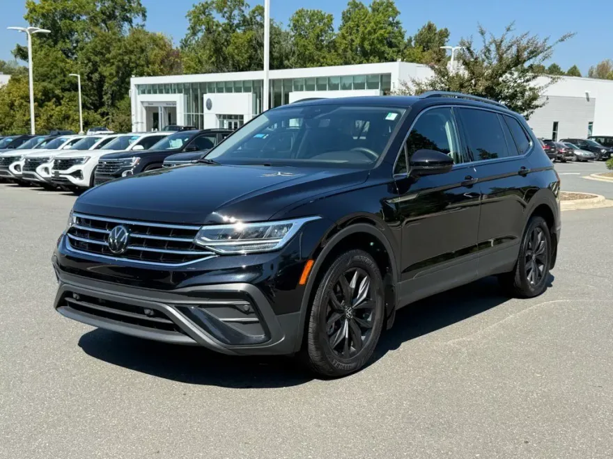 2024 Volkswagen Tiguan SE Wolfsburg Edition photo 1