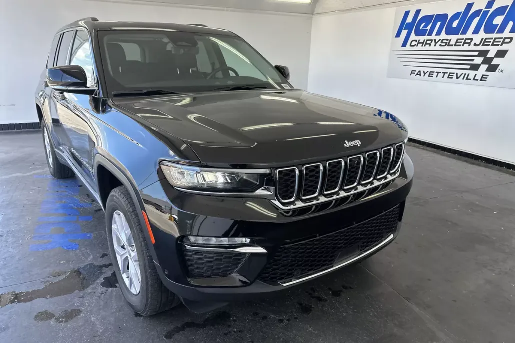 2022 Jeep Grand Cherokee Limited photo 1