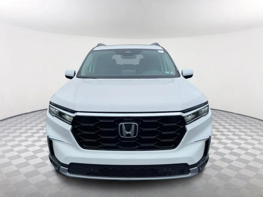 2025 Honda Pilot Touring photo 1
