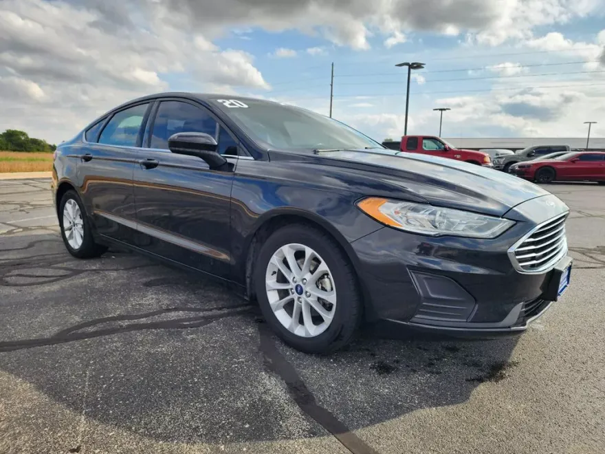 2020 Ford Fusion SE photo 1