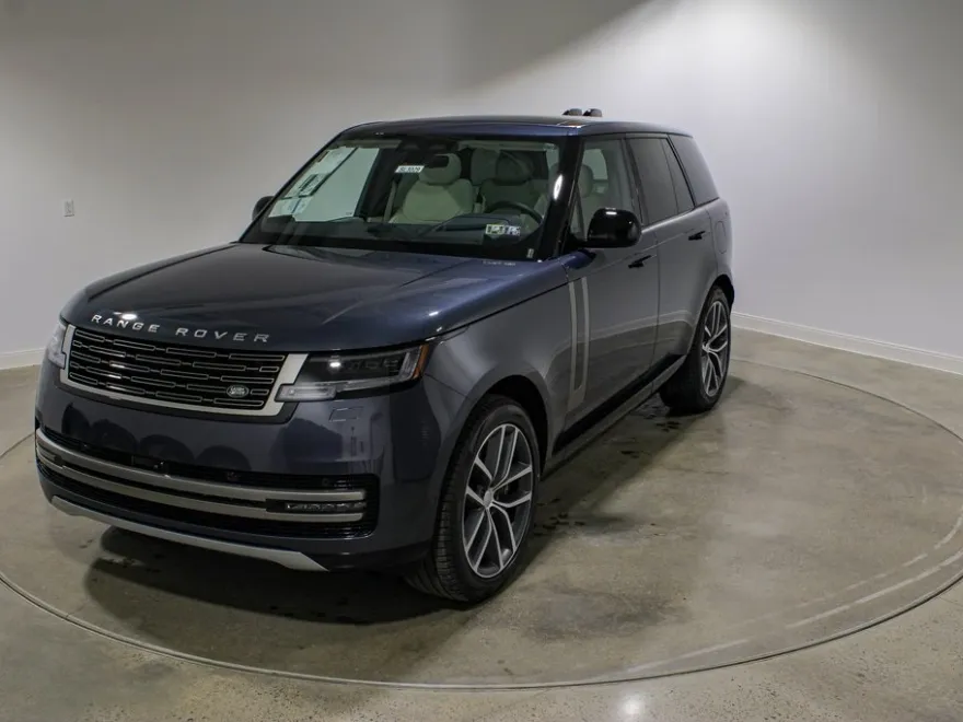 2025 Land Rover Range Rover SE photo 1