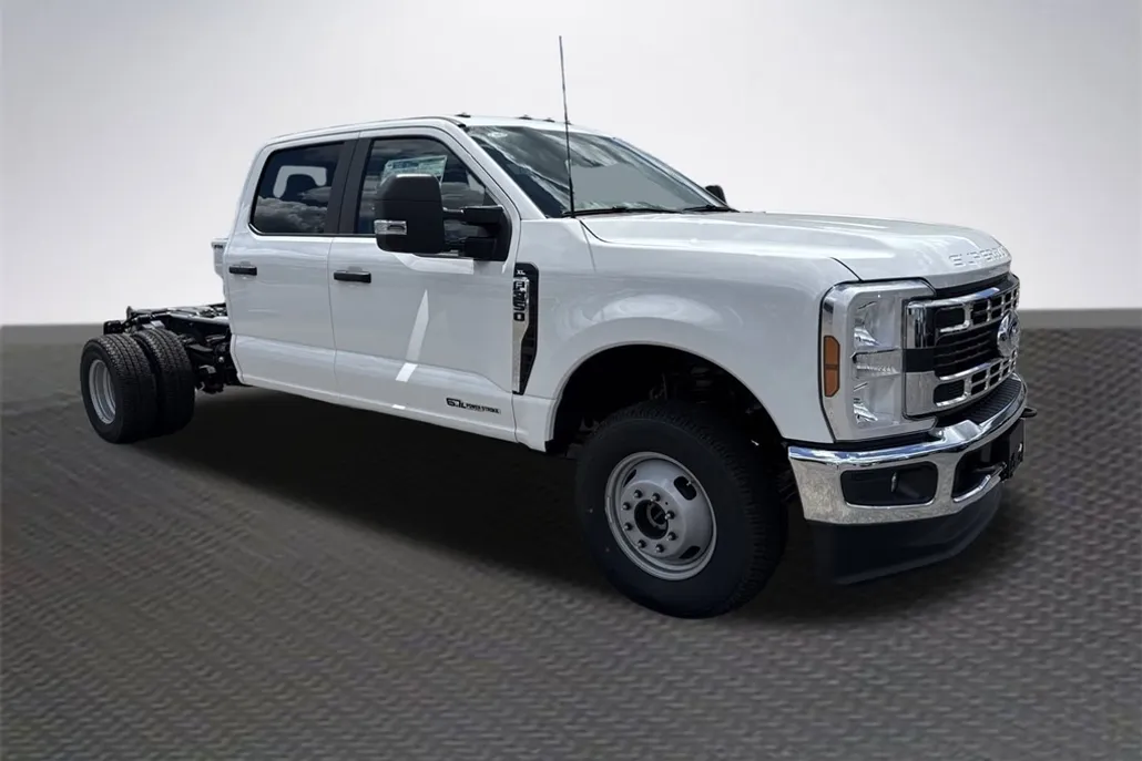 2025 Ford F-350 XL photo 1