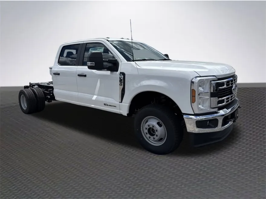 2025 Ford F-350 XL photo 1