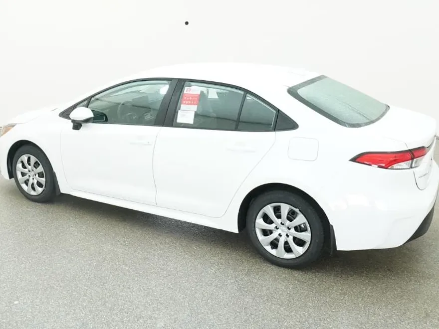 2026 Toyota Corolla LE photo 1