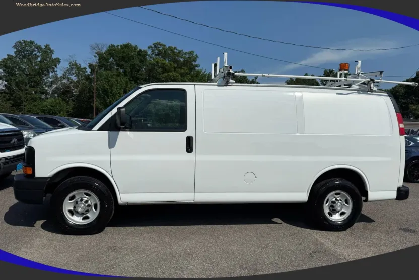 2015 Chevrolet Express 2500 Cargo Van photo 1