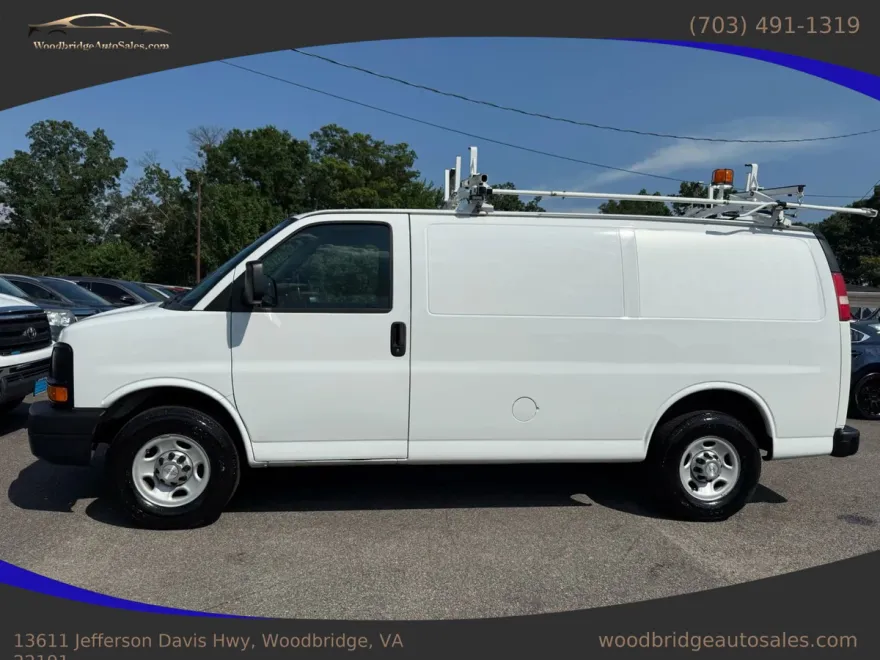 2015 Chevrolet Express 2500 Cargo Van photo 1