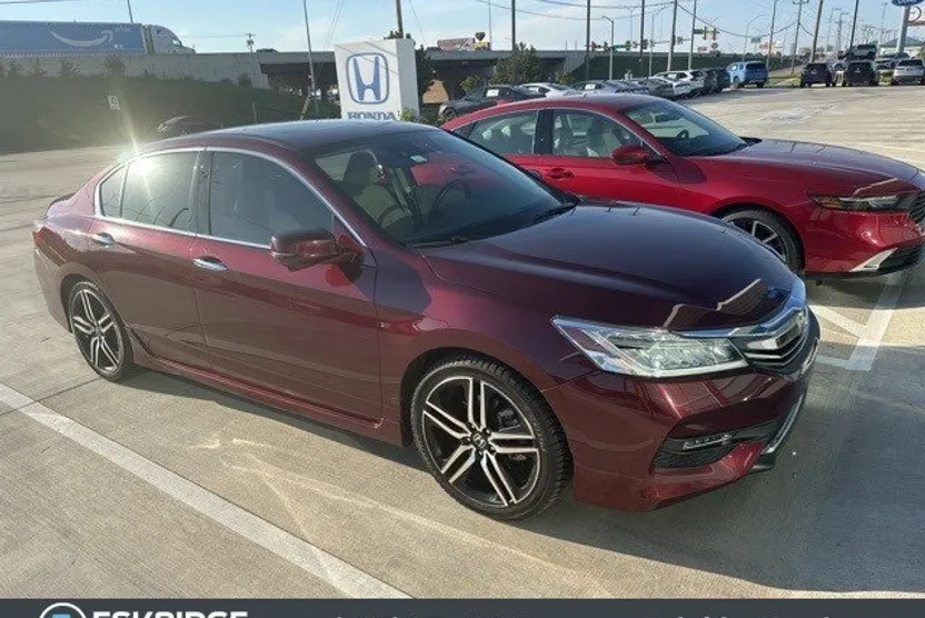 2017 Honda Accord Touring photo 1