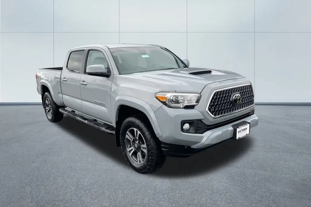 2019 Toyota Tacoma TRD Sport 4x4 Double Cab photo 1