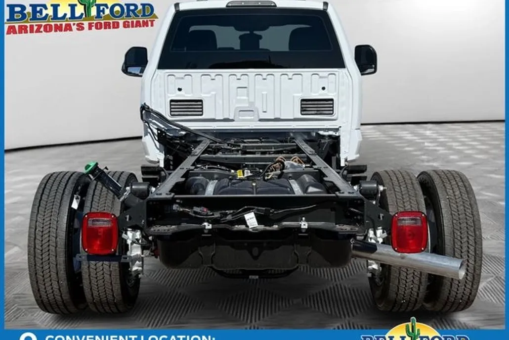 2025 Ford F-550 photo 1